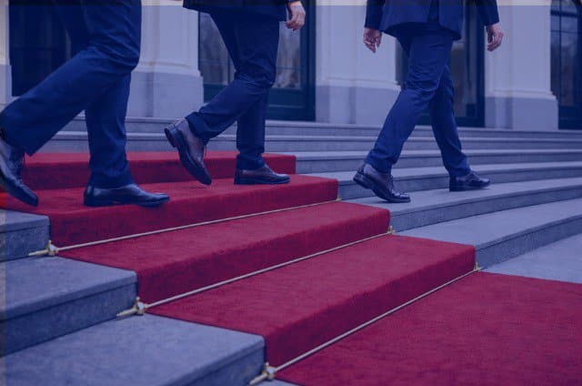 The Minority Cabinet: communication and behaviour as the foundation cover